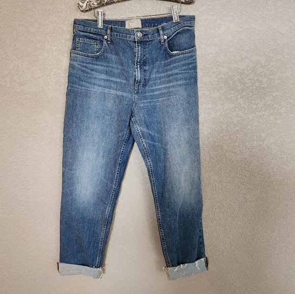 Everlane Denim - Everlane the cheeky Jean size 32 raw Hem